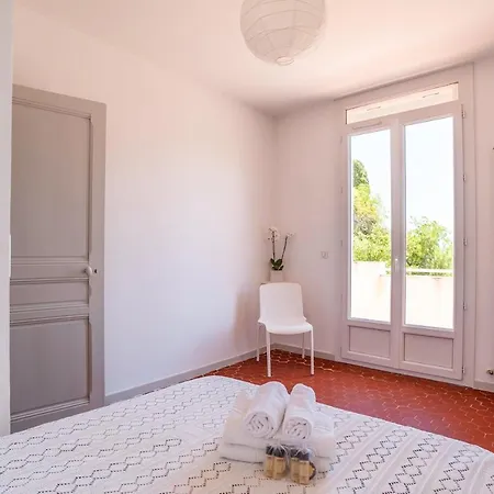 LUMINEUX 100 m avec TERRASSE et VUE sur la Mer *